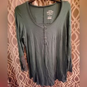 Torrid Tunic with lace sleeve. Size 1